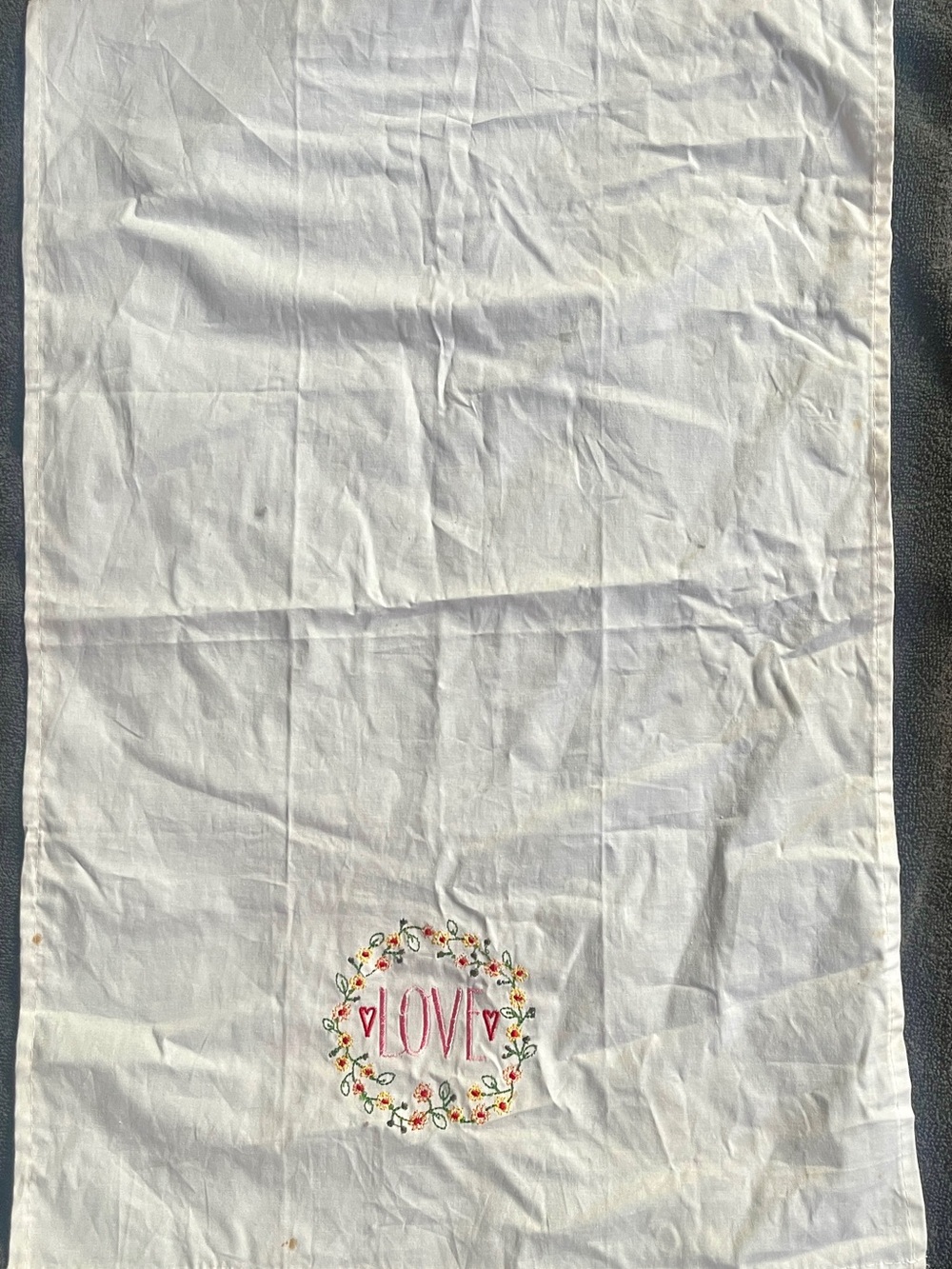 Embroidered Vintage  'LOVE' Floral Wreath Tea Towel